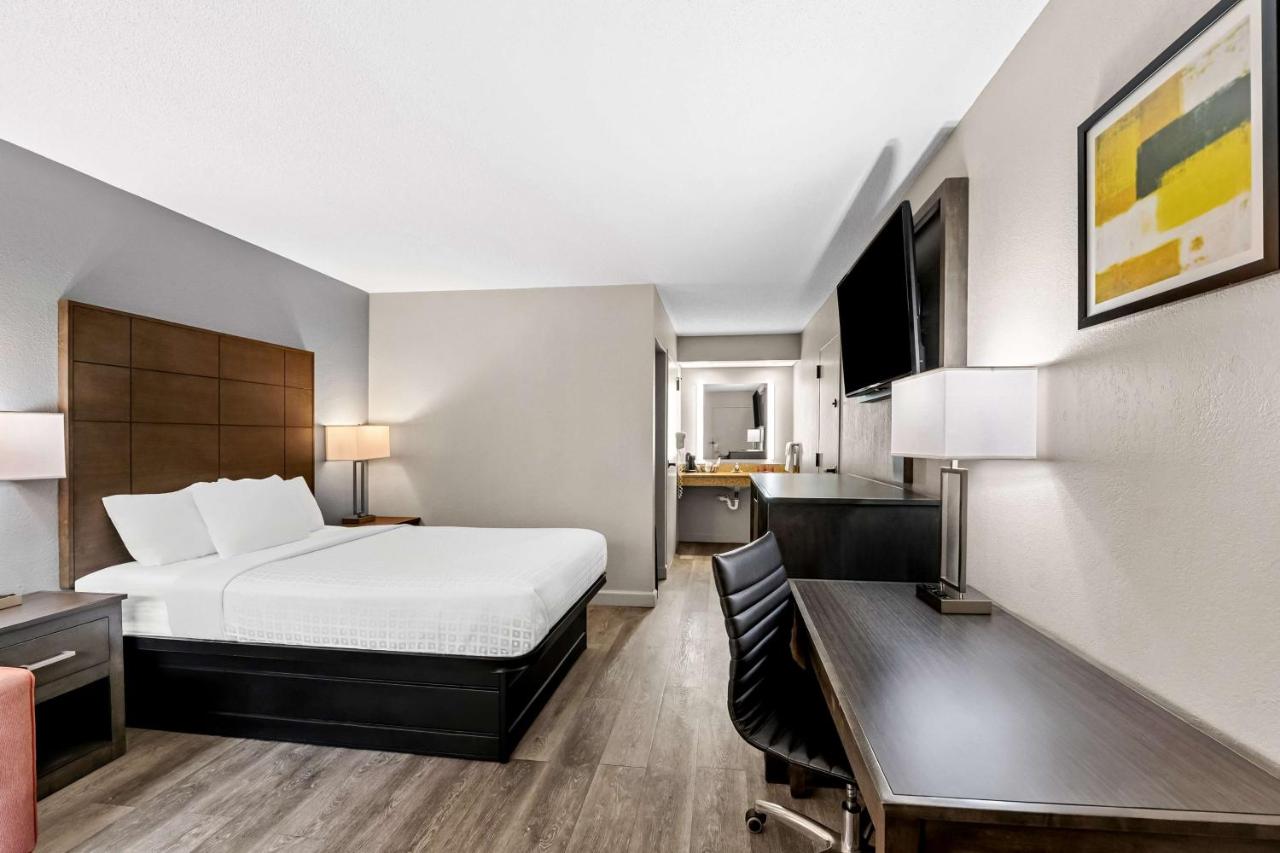 | SureStay Plus Hotel by Best Western Southern Pines Pinehurst
