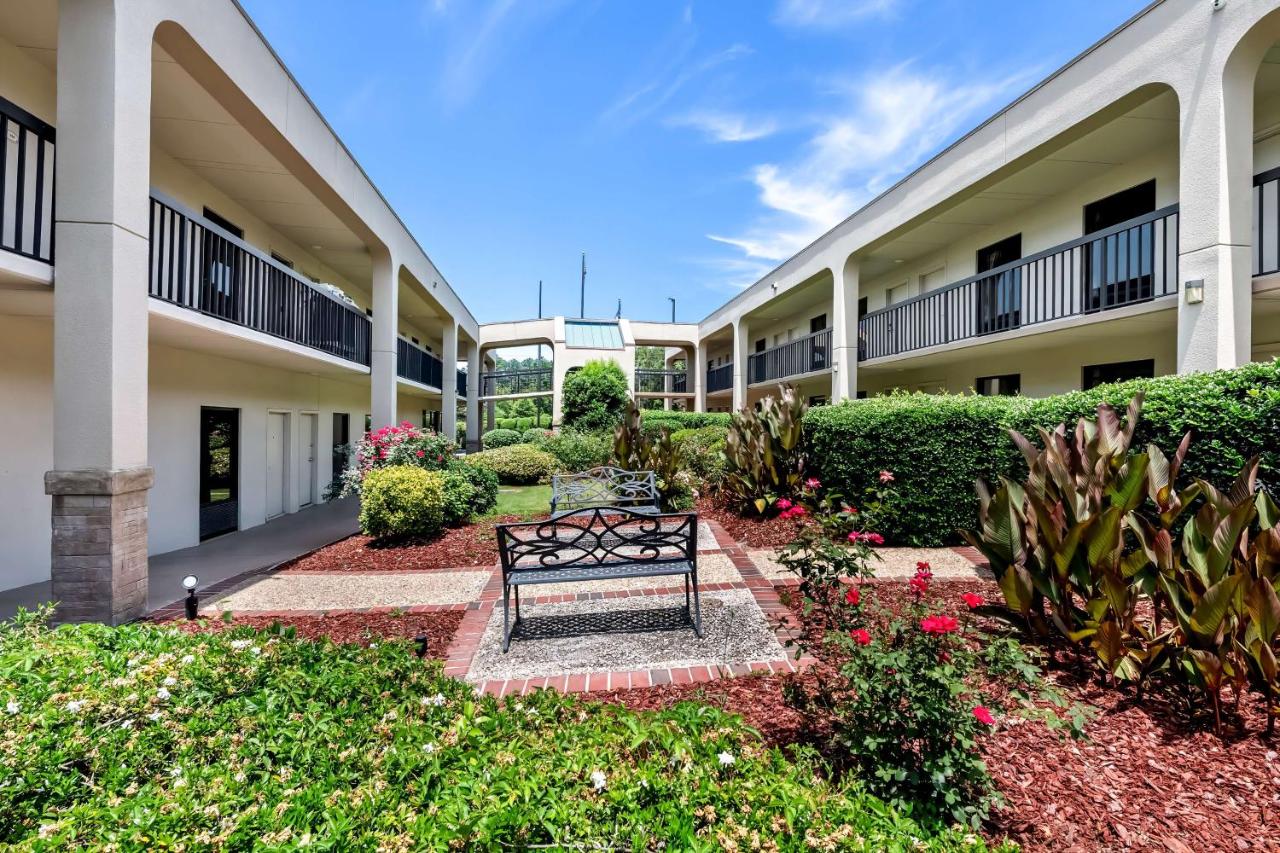 | SureStay Plus Hotel by Best Western Southern Pines Pinehurst