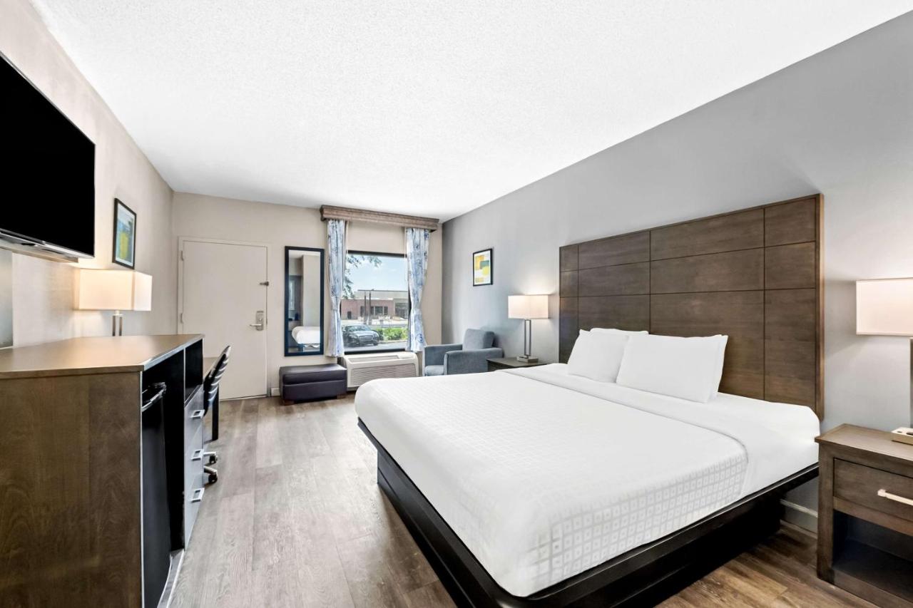 | SureStay Plus Hotel by Best Western Southern Pines Pinehurst