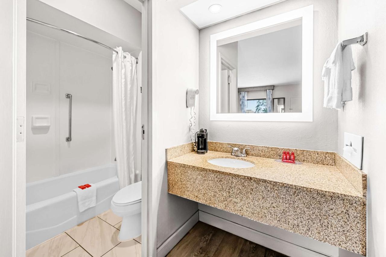 | SureStay Plus Hotel by Best Western Southern Pines Pinehurst