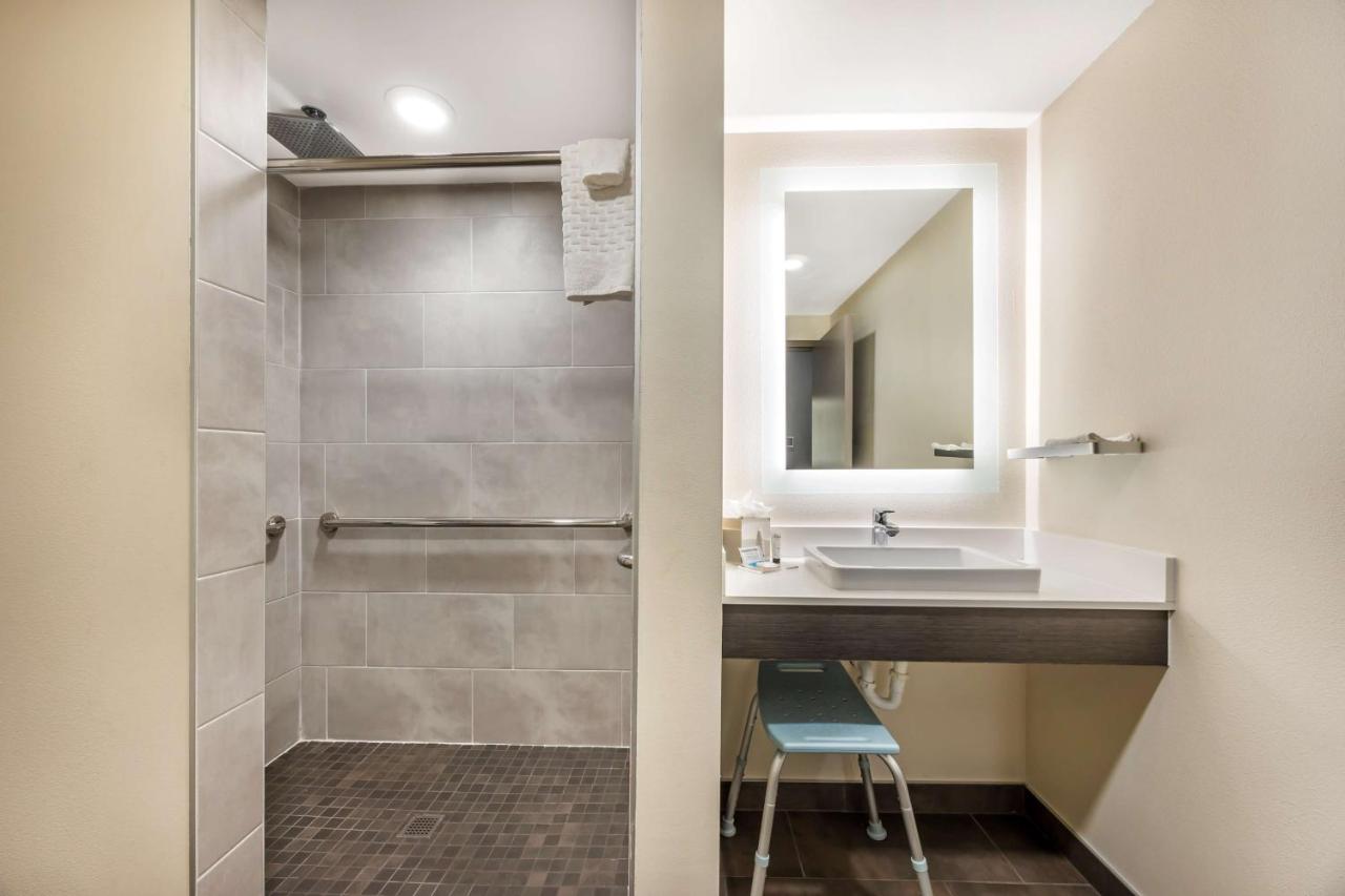 Vīb Best Western Springfield
