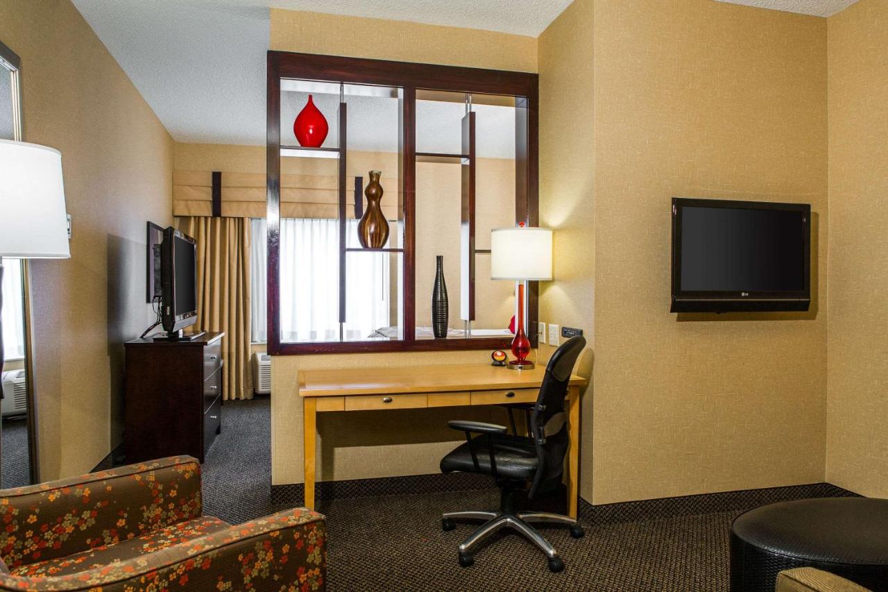 | Cambria Hotel Raleigh - Durham Airport