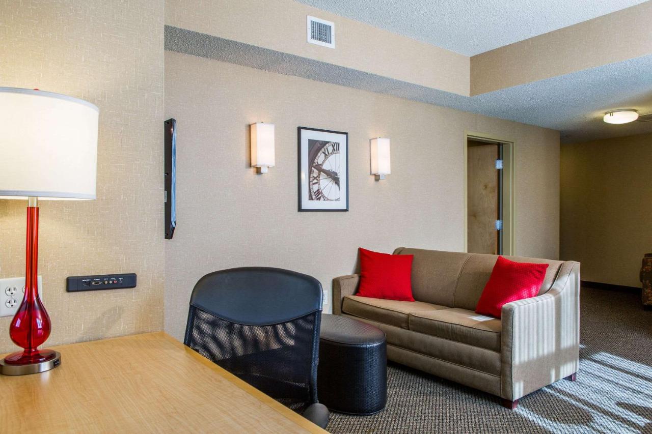 | Cambria Hotel Raleigh - Durham Airport