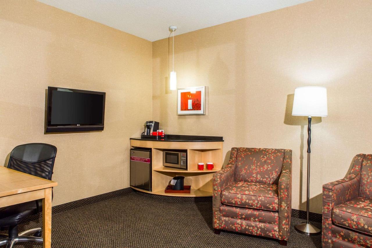 | Cambria Hotel Raleigh - Durham Airport