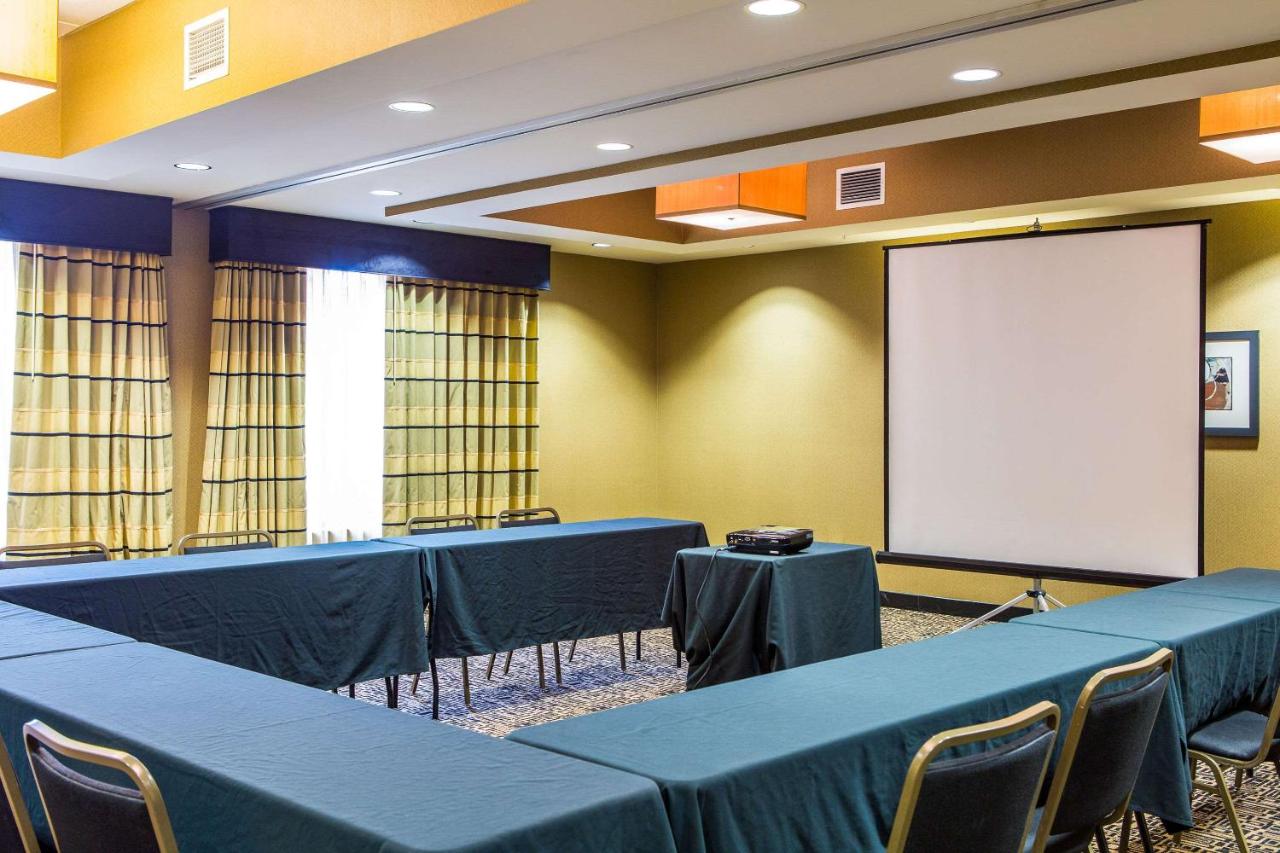 | Cambria Hotel Raleigh - Durham Airport