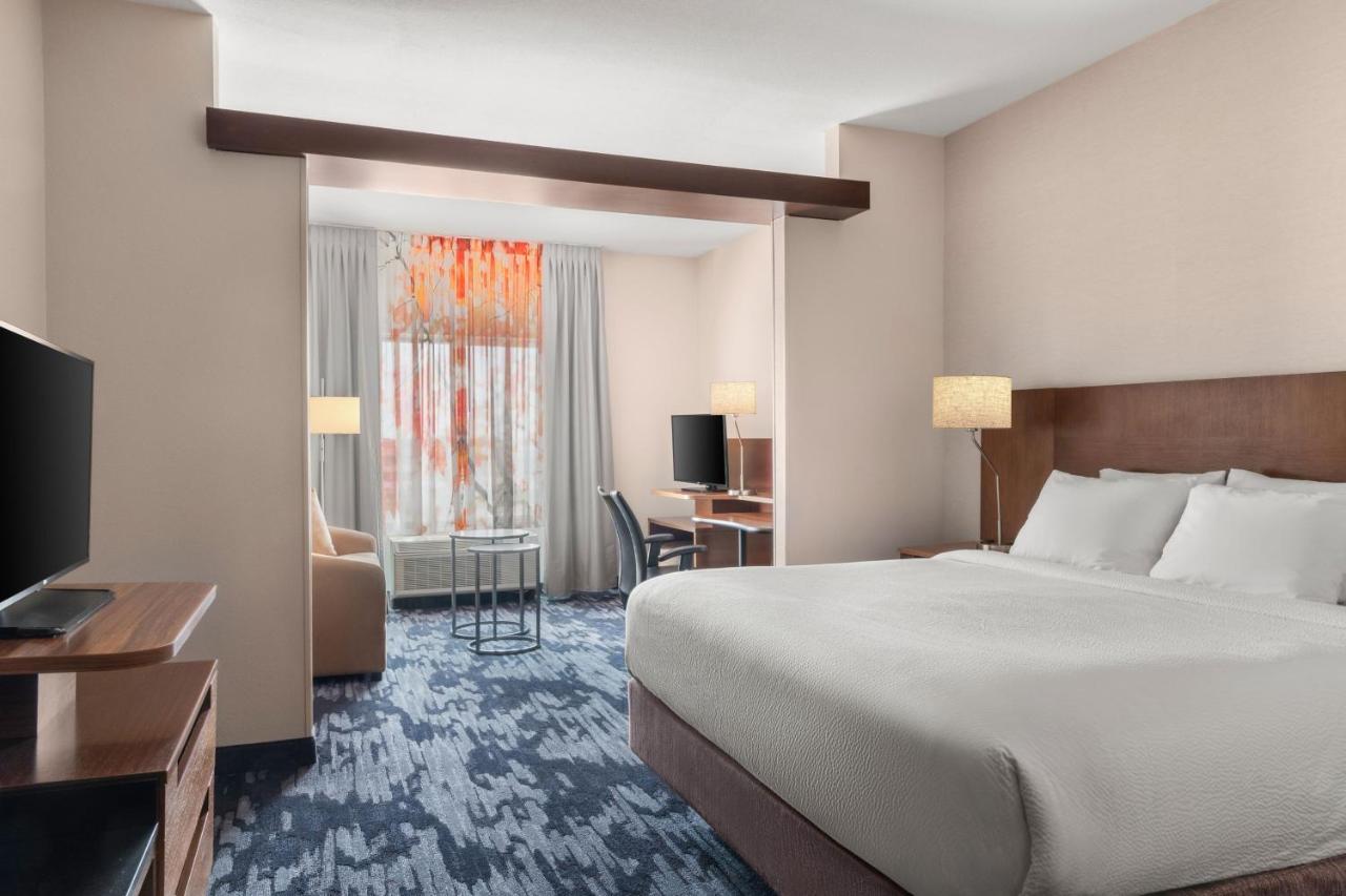 King Suite at Fairfield Inn & Suites by Marriott Alexandria
