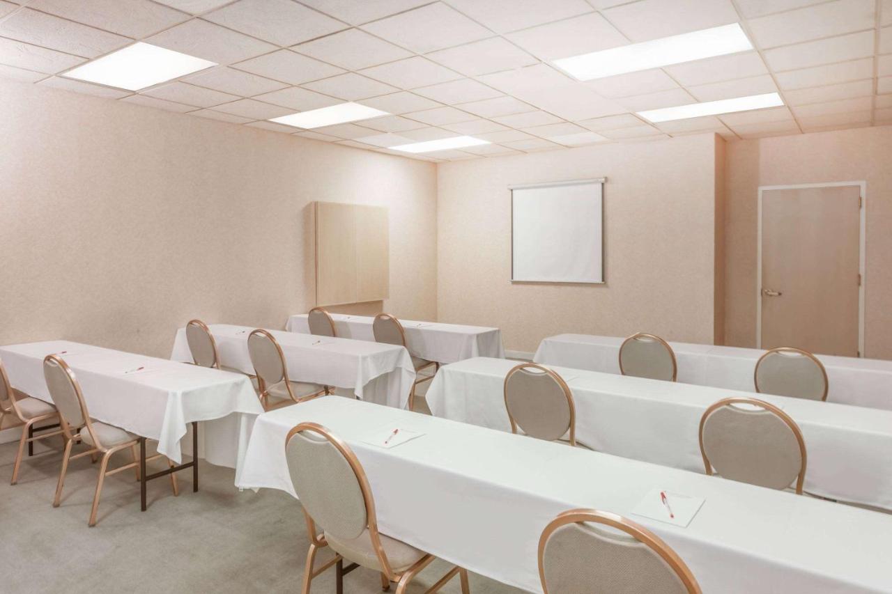  | Ramada by Wyndham Hammond Hotel & Conference Center