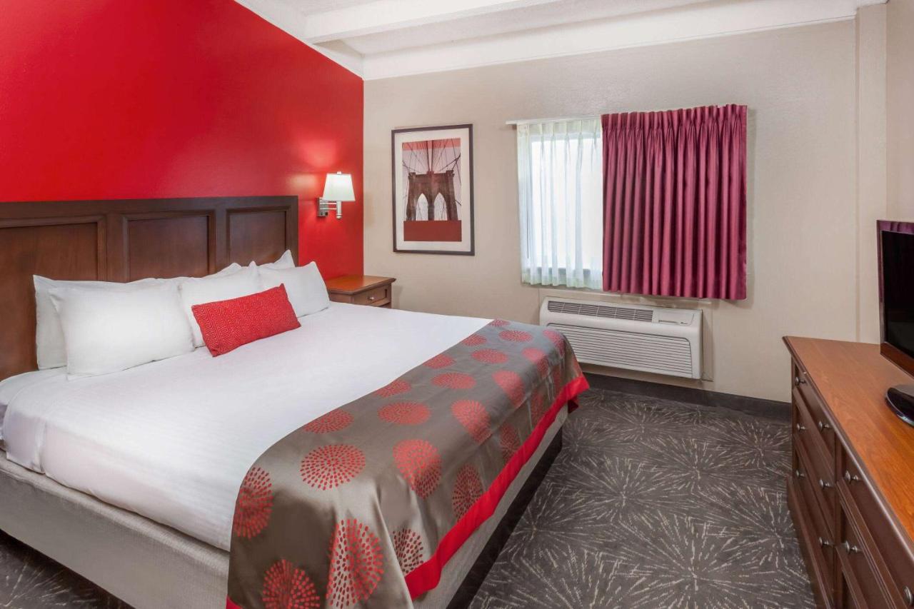  | Ramada by Wyndham Hammond Hotel & Conference Center