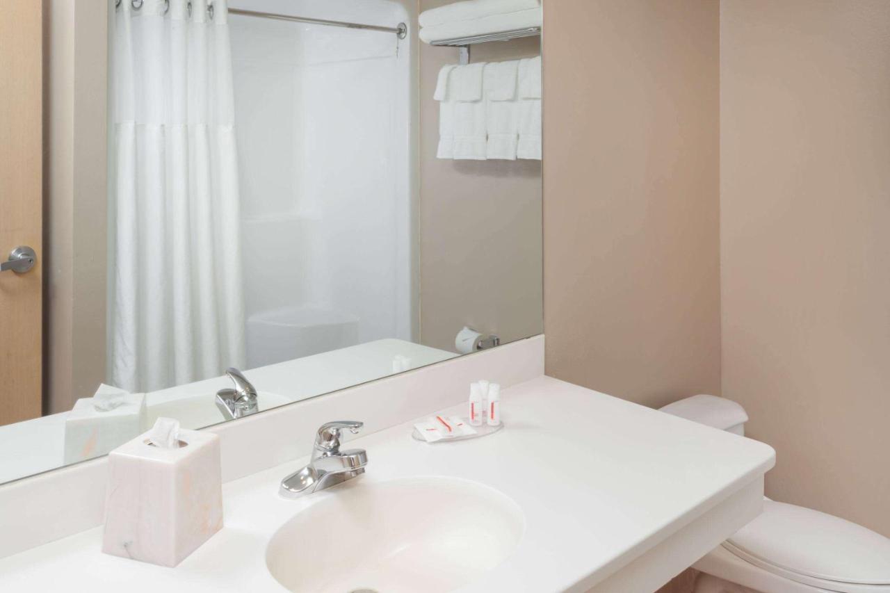  | Ramada by Wyndham Hammond Hotel & Conference Center