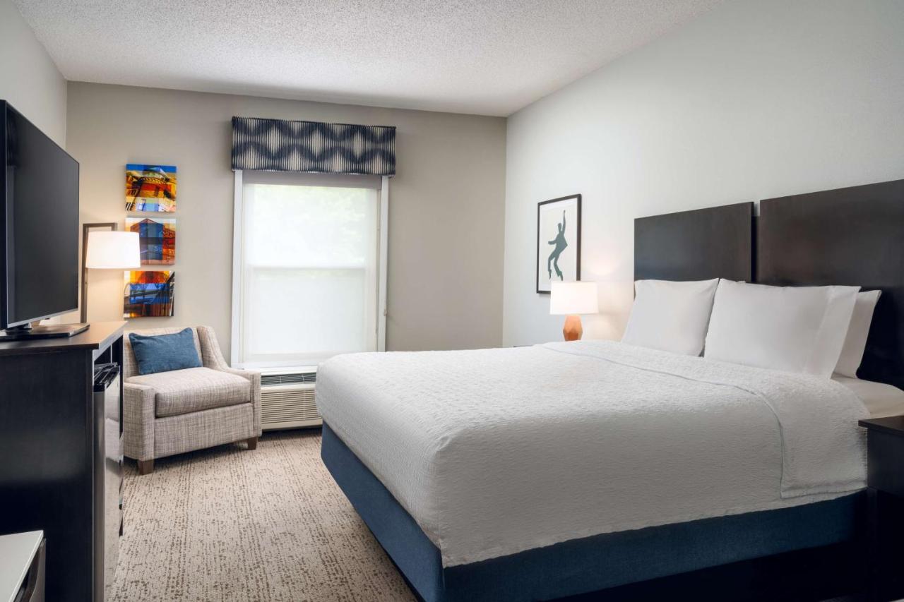 King Room - Non-Smoking at Hampton Inn & Suites Memphis East