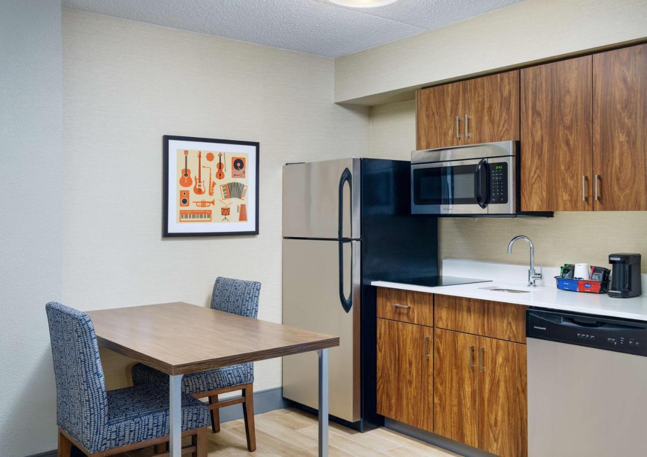 King Suite with Kitchenette - Non-Smoking at Hampton Inn & Suites Memphis East