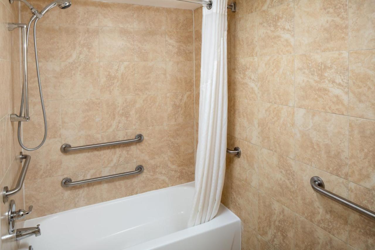 | Holiday Inn & Suites Boca Raton - North