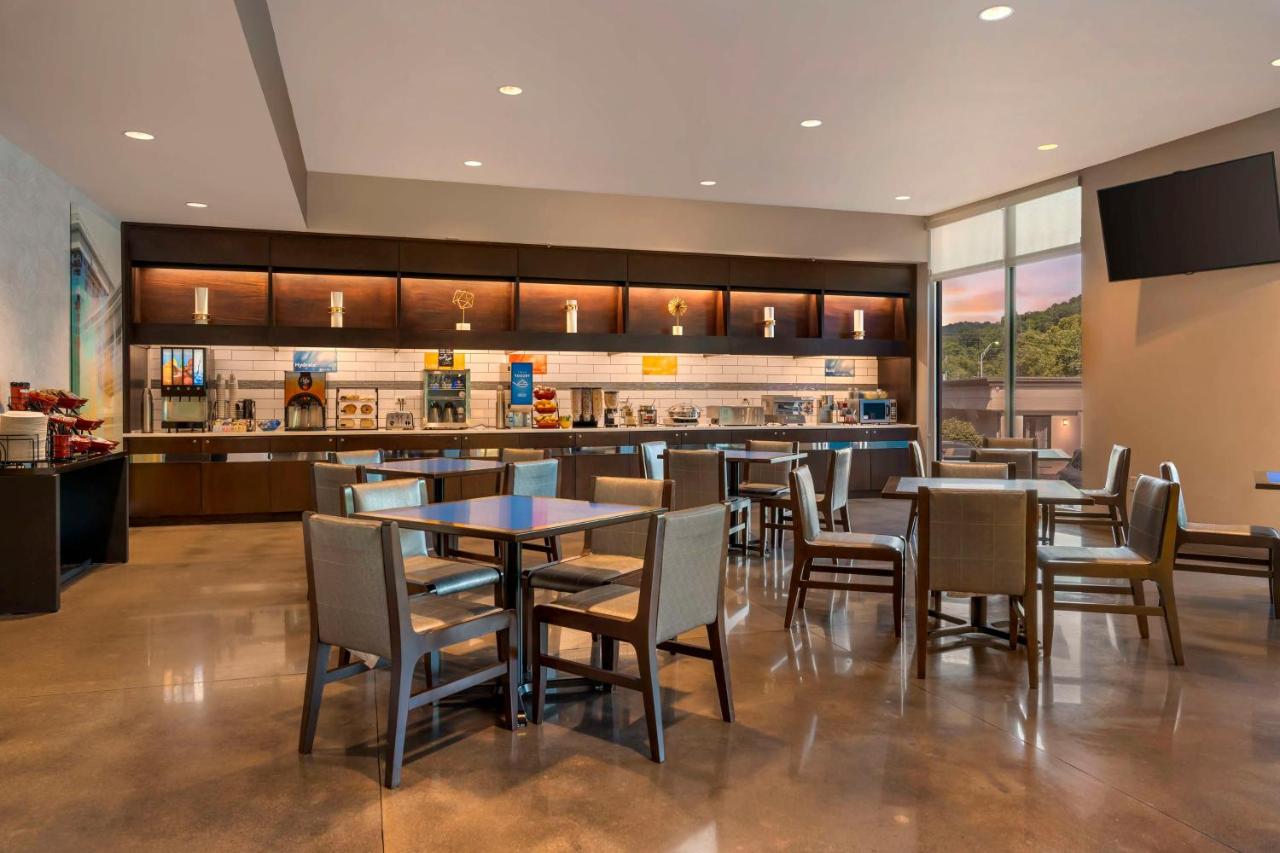 | GLō Best Western Asheville Tunnel Road