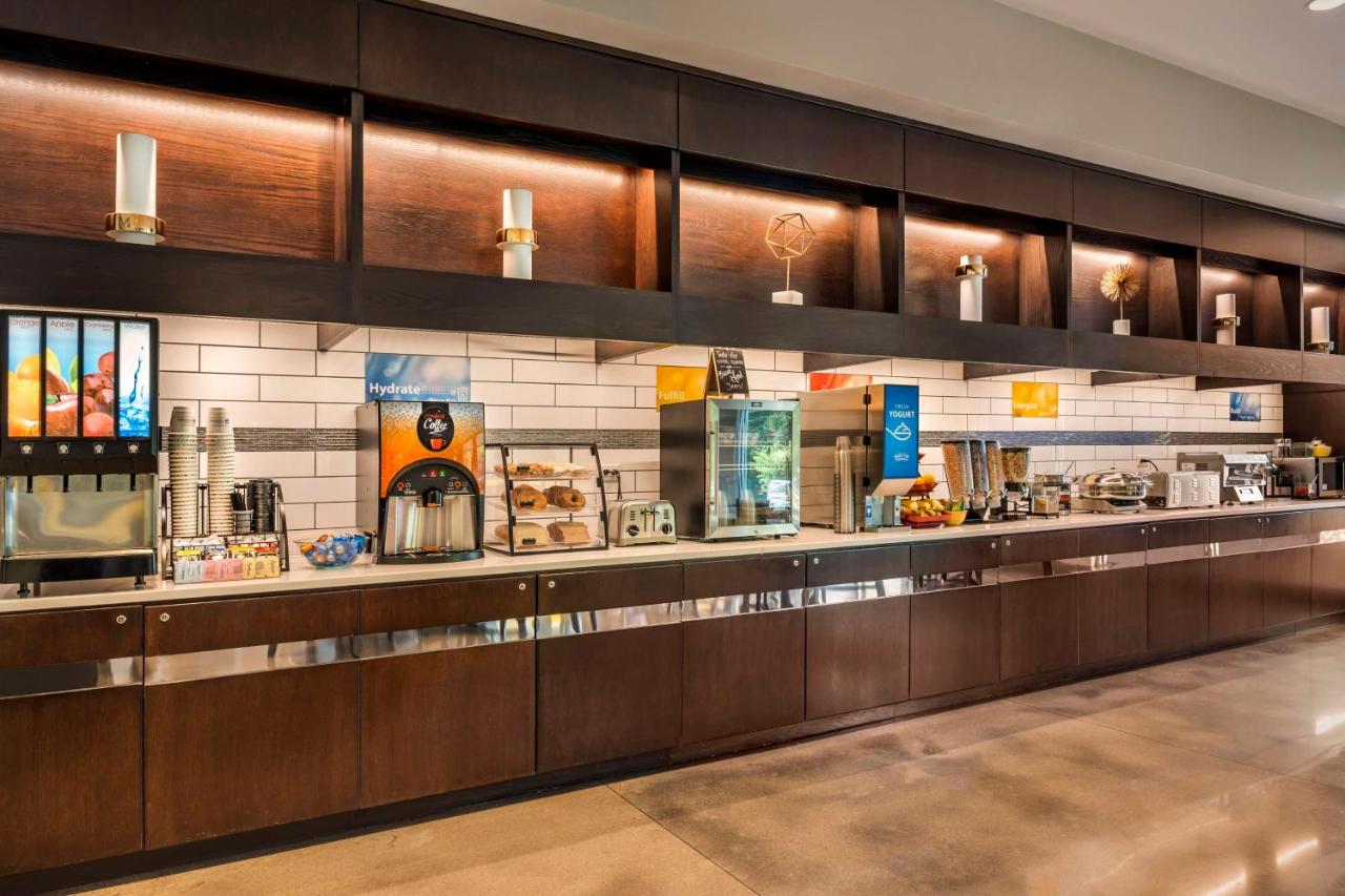 | GLō Best Western Asheville Tunnel Road