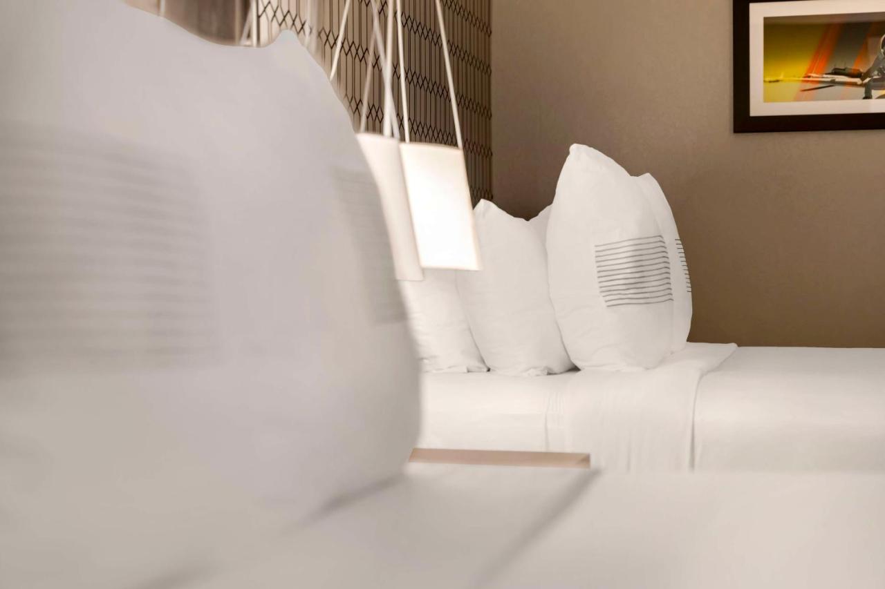 | GLō Best Western Asheville Tunnel Road