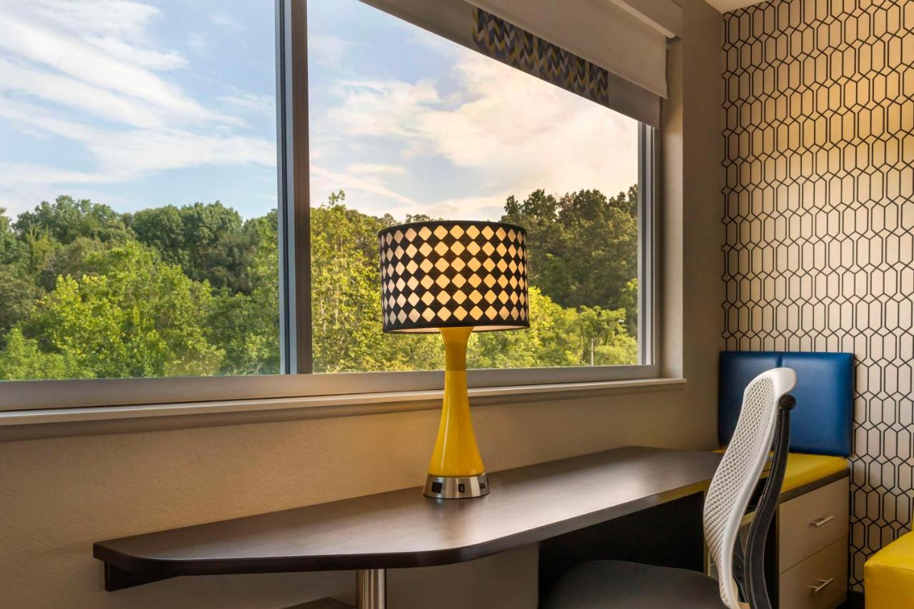 | GLō Best Western Asheville Tunnel Road