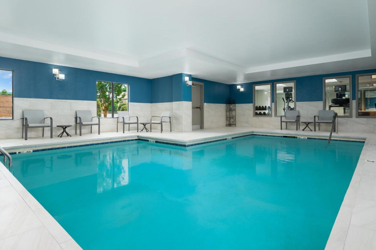  | Holiday Inn Express & Suites Newport S, an IHG Hotel