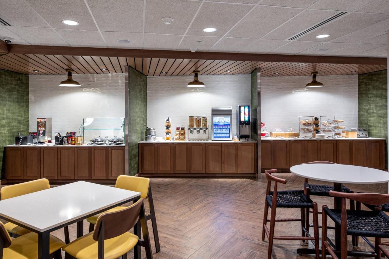 | Fairfield Inn & Suites by Marriott Little Rock Airport