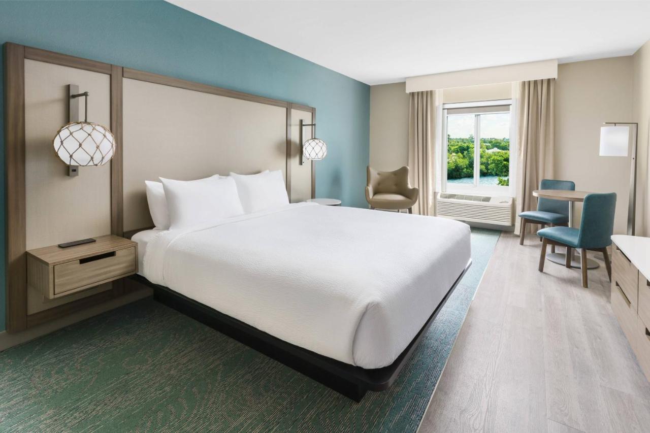  | Fairfield Inn & Suites by Marriott Marathon Florida Keys