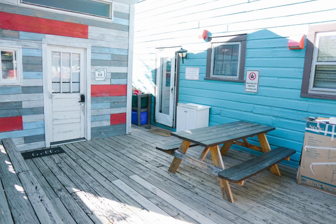  | Bon Paul & Sharky's Hostel