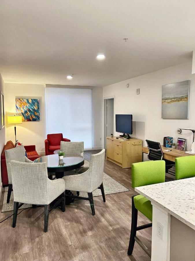| GORGEOUS Hollywood living los Angeles's best location