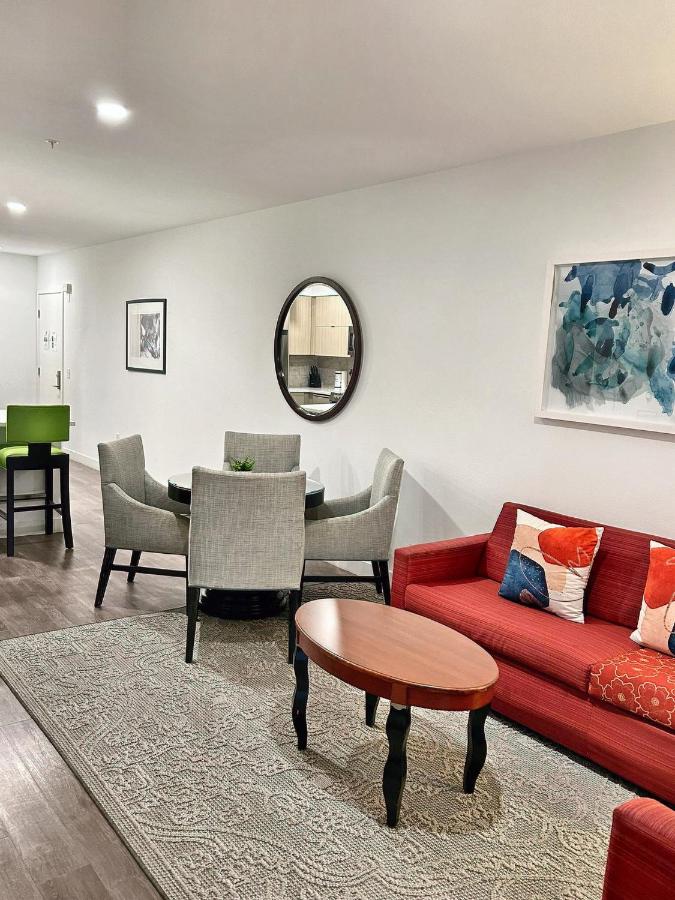 | GORGEOUS Hollywood living los Angeles's best location
