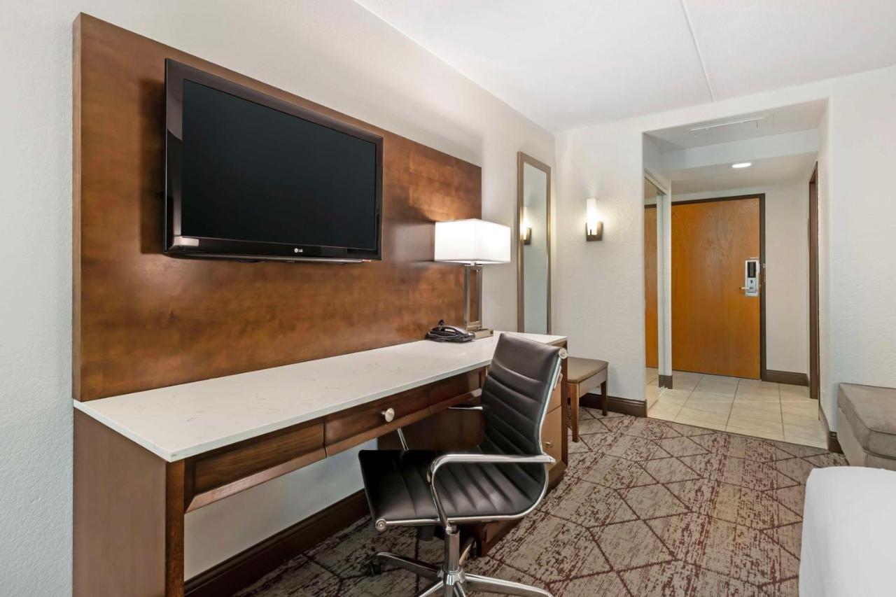  | Best Western Plus Longbranch Hotel & Convention Center