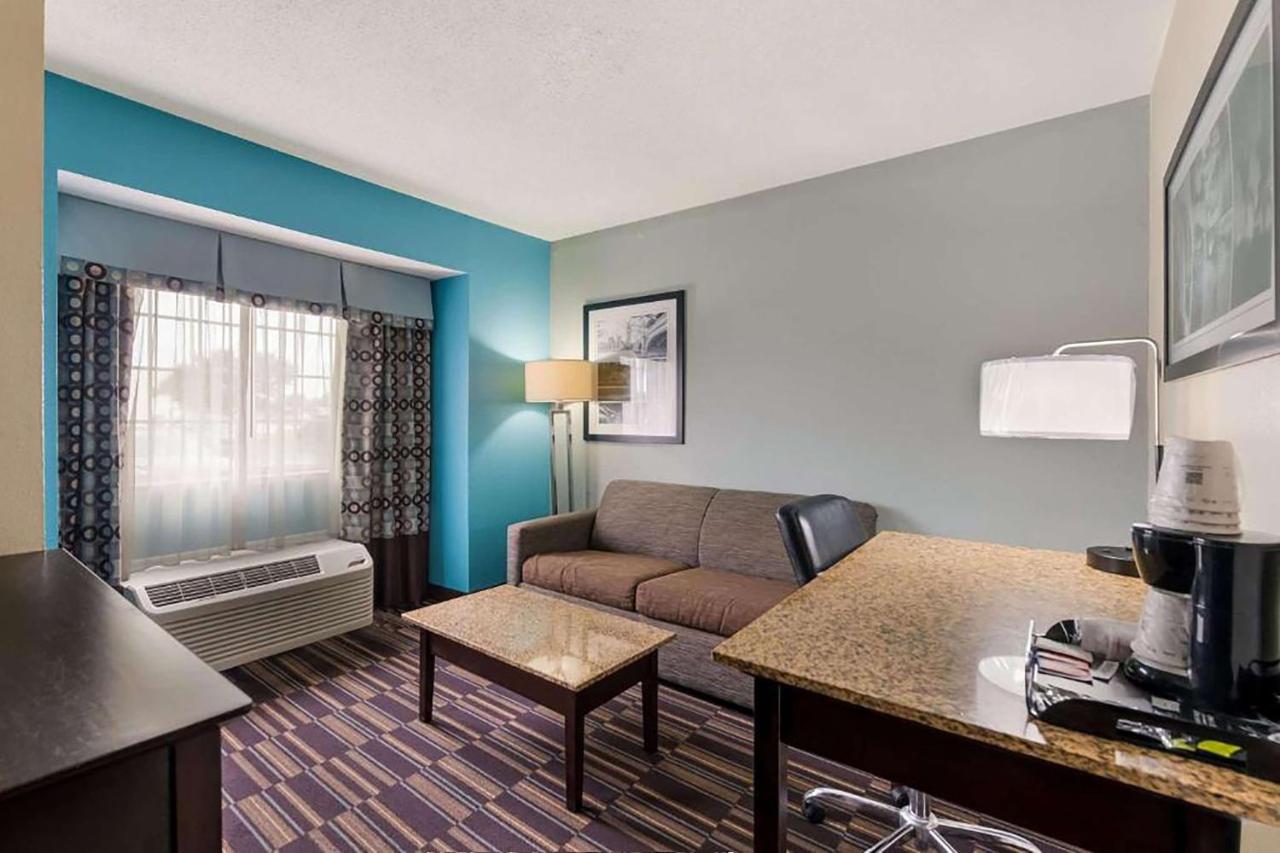 | Best Western Plus Elizabeth City Inn & Suites