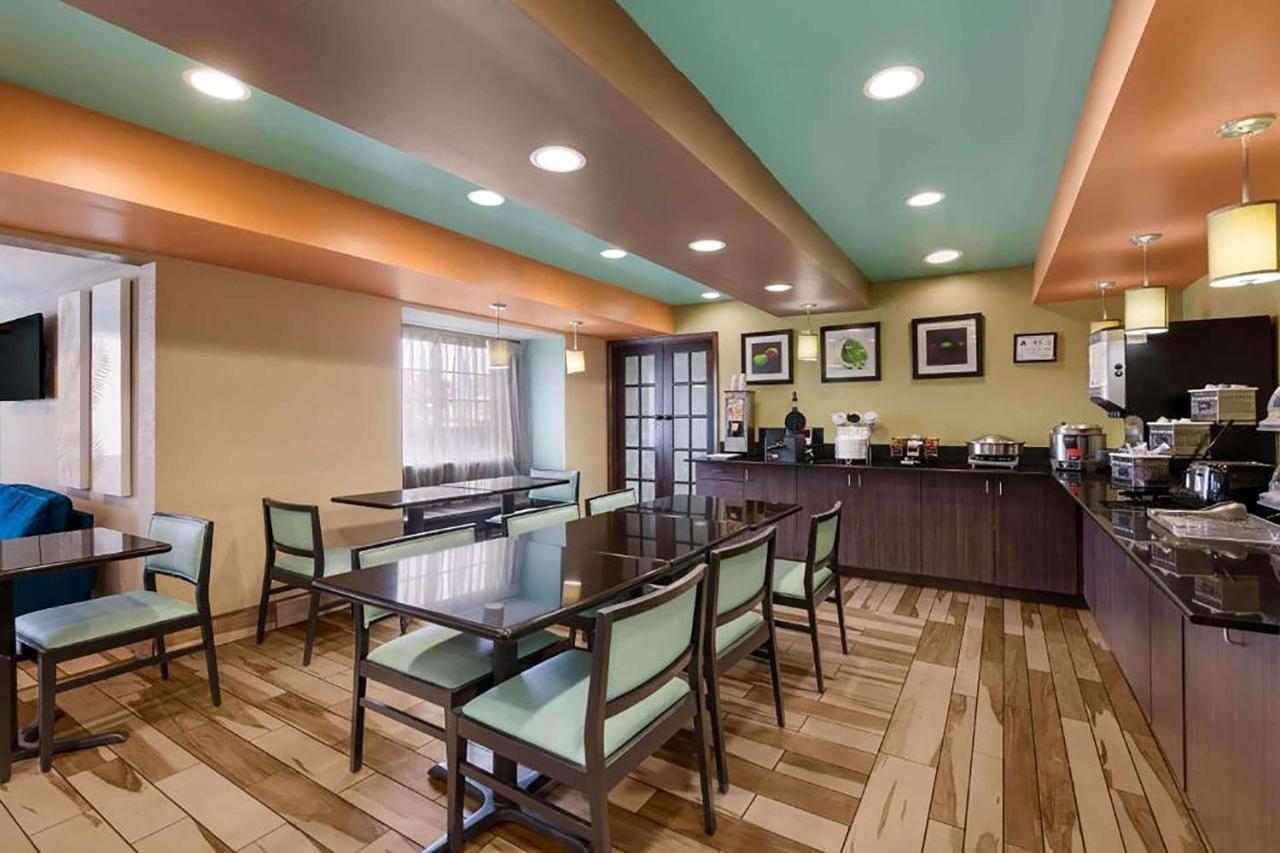 | Best Western Plus Elizabeth City Inn & Suites