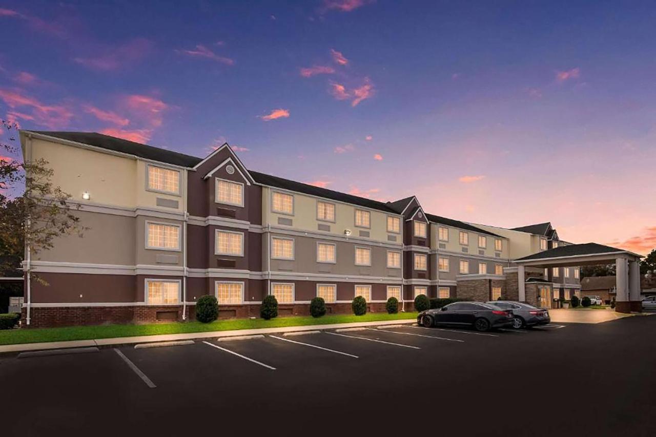 | Best Western Plus Elizabeth City Inn & Suites