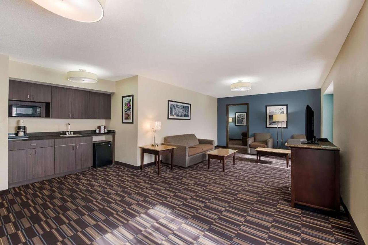 | Best Western Plus Elizabeth City Inn & Suites