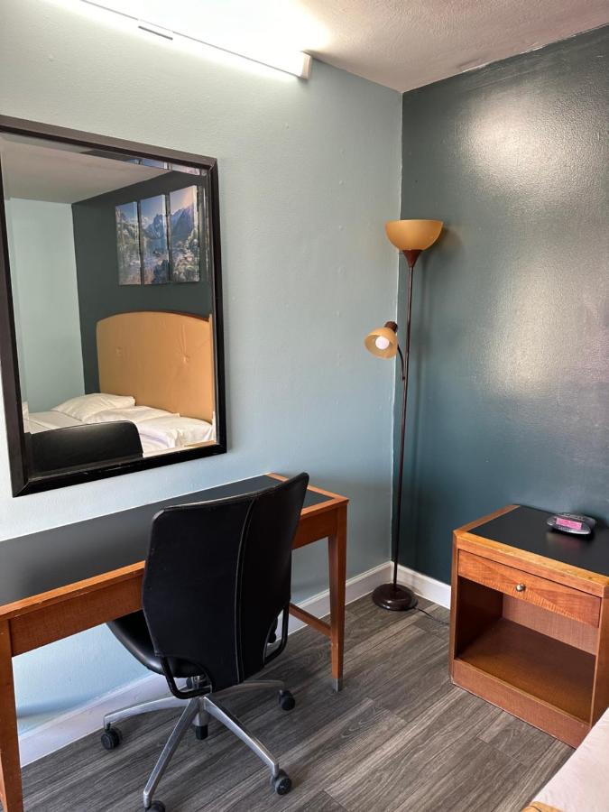 Standard King Room at Travel Inn & Suites
