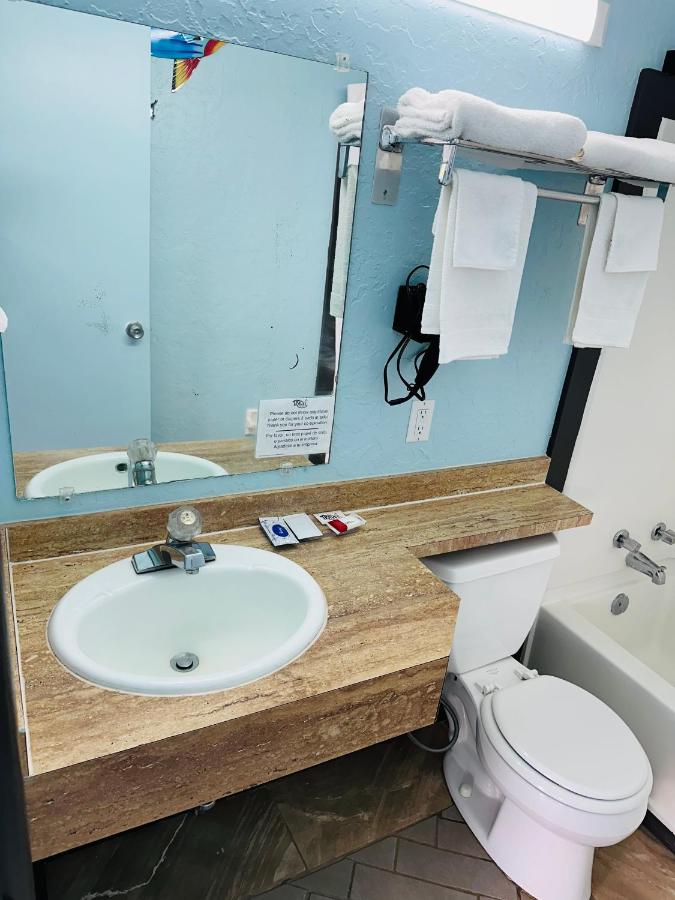 Standard Queen Room at Travel Inn & Suites