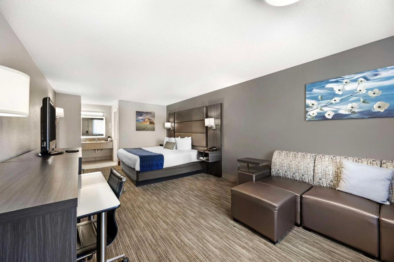 King Room - Non-Smoking at Best Western Dickson