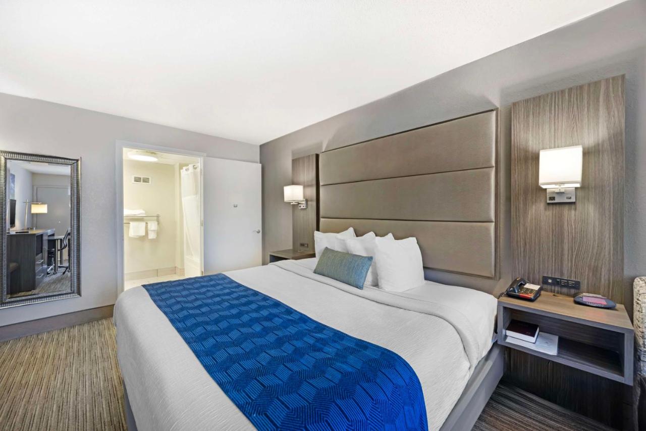 King Room - Disability Access/Non-Smoking at Best Western Dickson