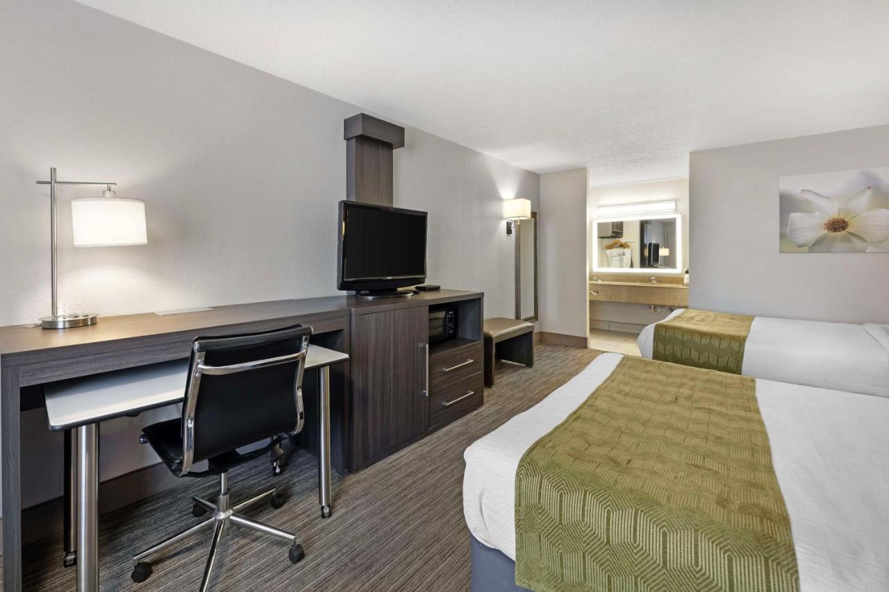 Queen Room with Two Queen Beds - Non-Smoking at Best Western Dickson