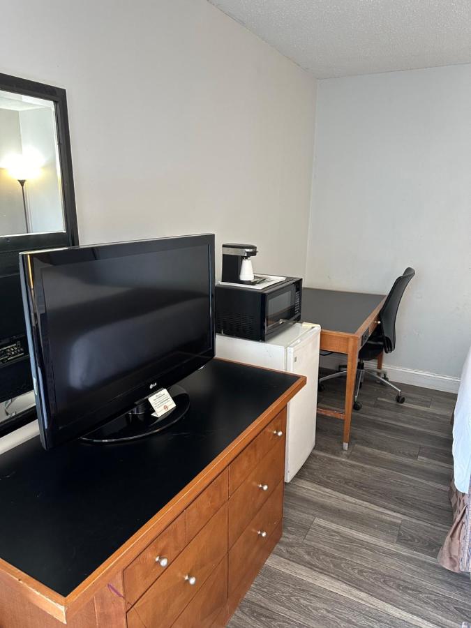 Standard Double Room at Travel Inn & Suites