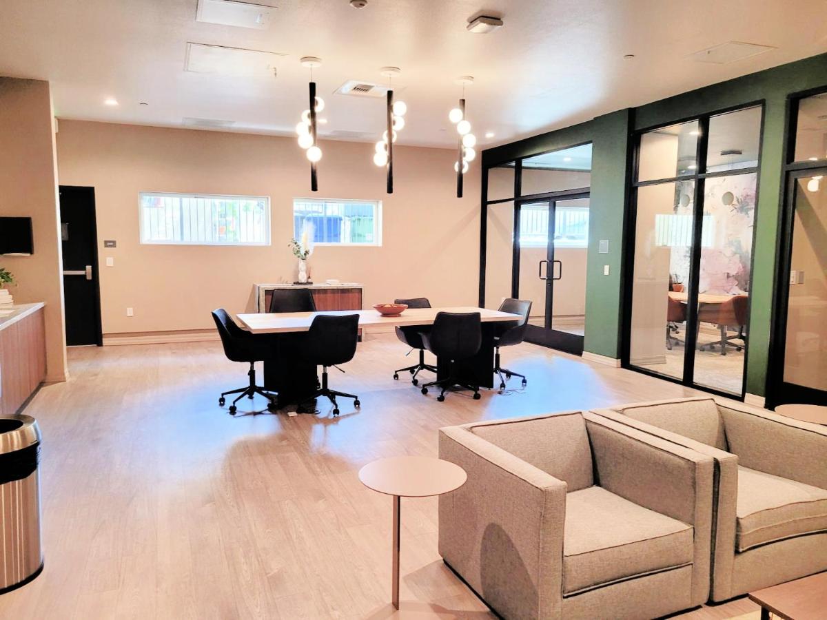 | GORGEOUS Hollywood living los Angeles's best location