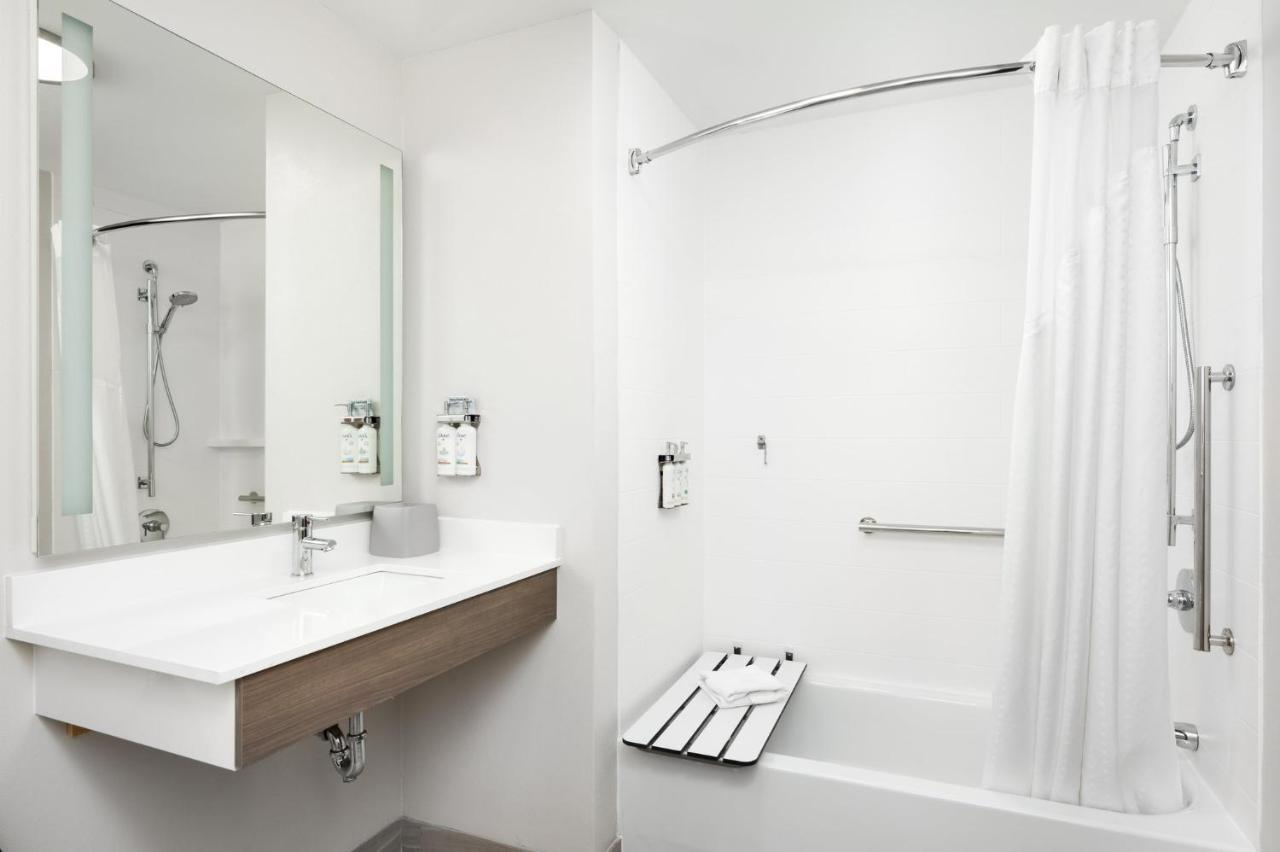  | Holiday Inn Express & Suites Newport S, an IHG Hotel