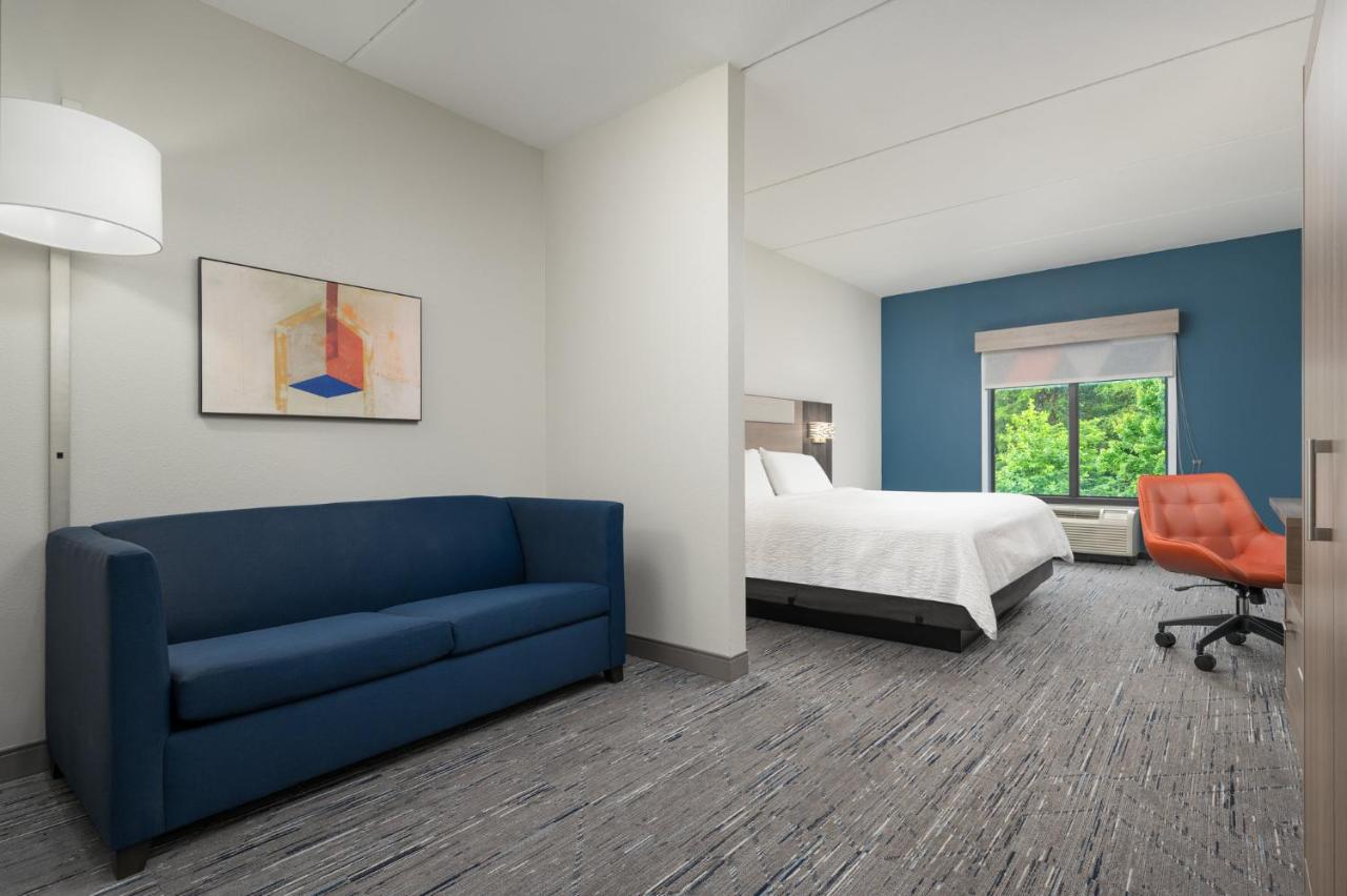 Accessible Two-Queen Suite (hearing and mobility accessible) at Holiday Inn Express & Suites Newport S by IHG