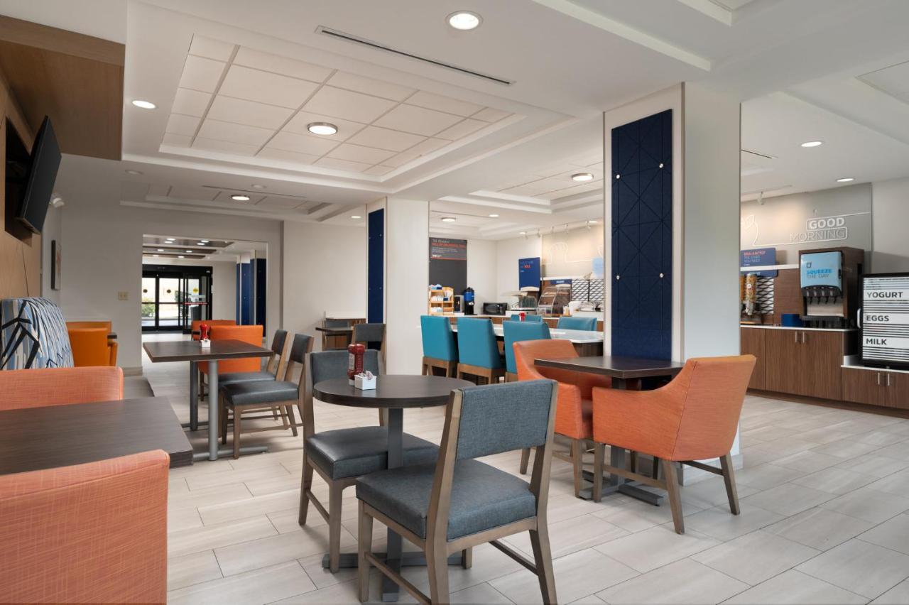  | Holiday Inn Express & Suites Newport S, an IHG Hotel
