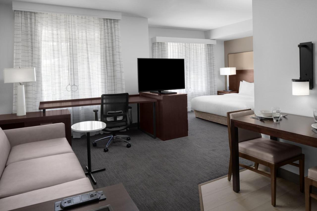 King Room with Sofa Bed at Residence Inn By Marriott Santa Clarita Valencia