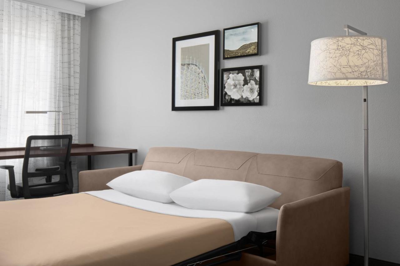 One-Bedroom Queen Suite with Sofa Bed at Residence Inn By Marriott Santa Clarita Valencia