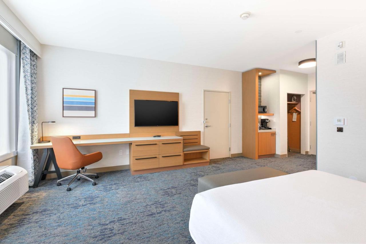 King Room with Bath Tub - Disability Access at Hilton Garden Inn LAX El Segundo