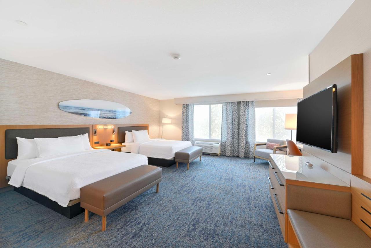 Queen Room with Two Queen Beds and Bath Tub - Disability Access at Hilton Garden Inn LAX El Segundo