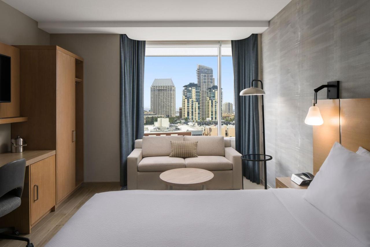 Executive King Suite at Courtyard by Marriott San Diego Gaslamp/Convention Center