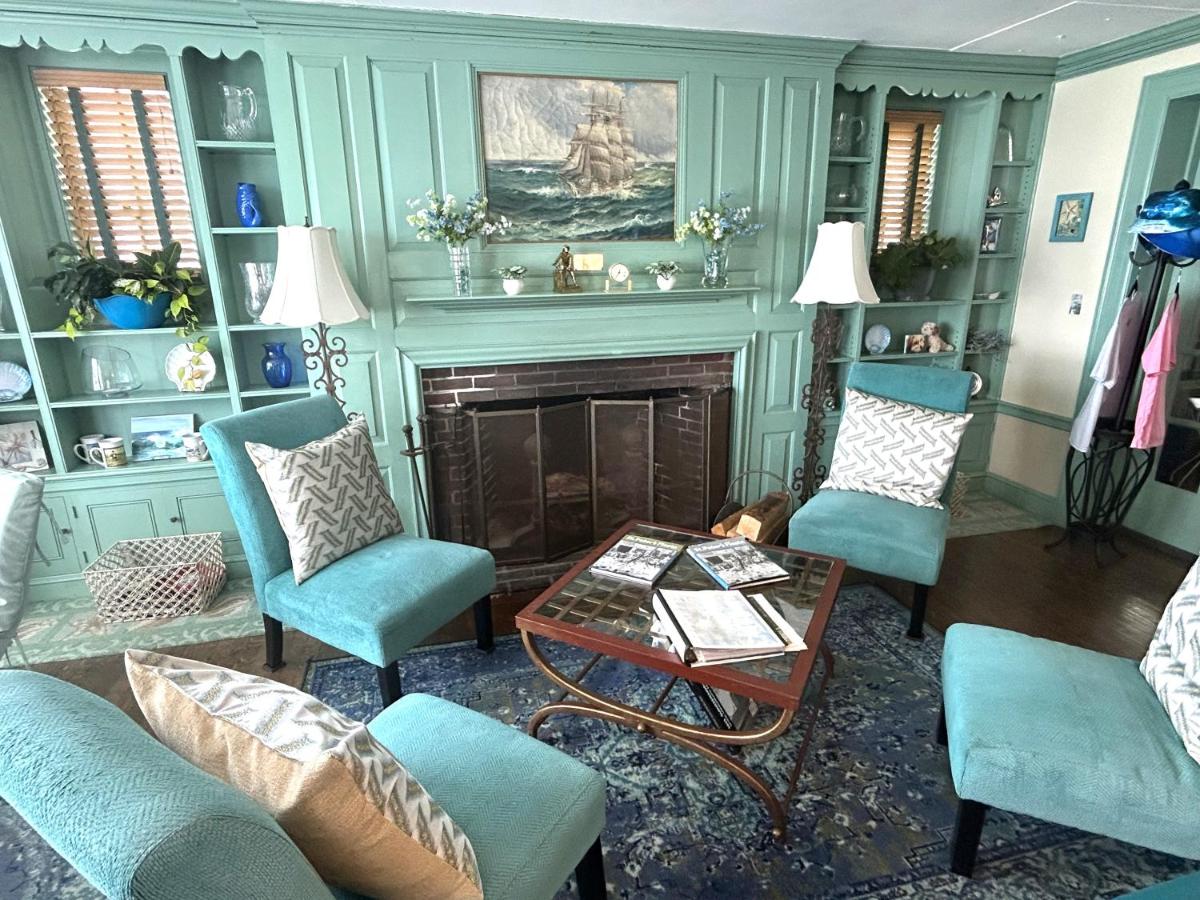  | Harborview Inn