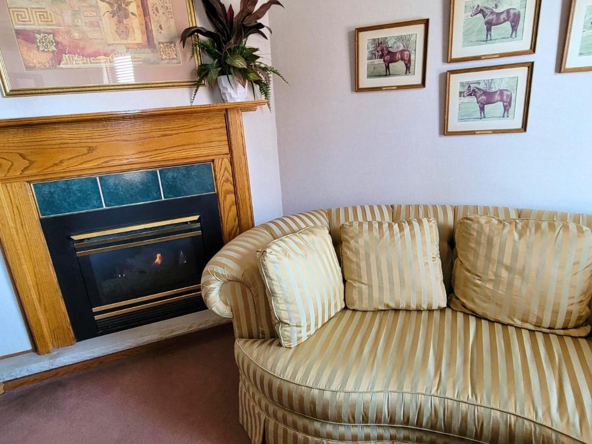 | Altland House Inn & Suites