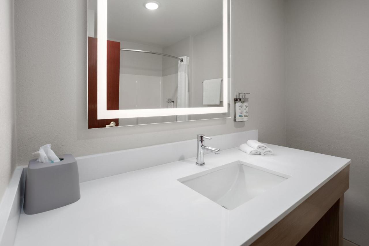 | Holiday Inn Express Hotel & Suites Acme-Traverse City, an IHG Hotel