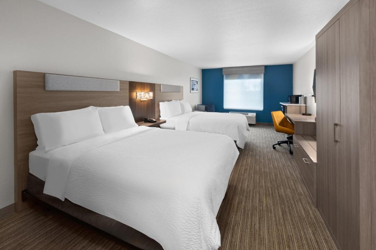 | Holiday Inn Express Hotel & Suites Acme-Traverse City, an IHG Hotel